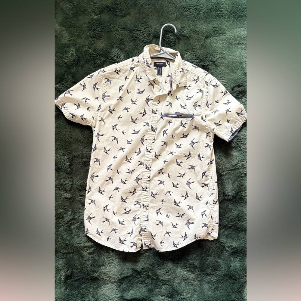 Forever 21 Men’s Bird Print Button Down Shirt Cream Short Sleeve Small